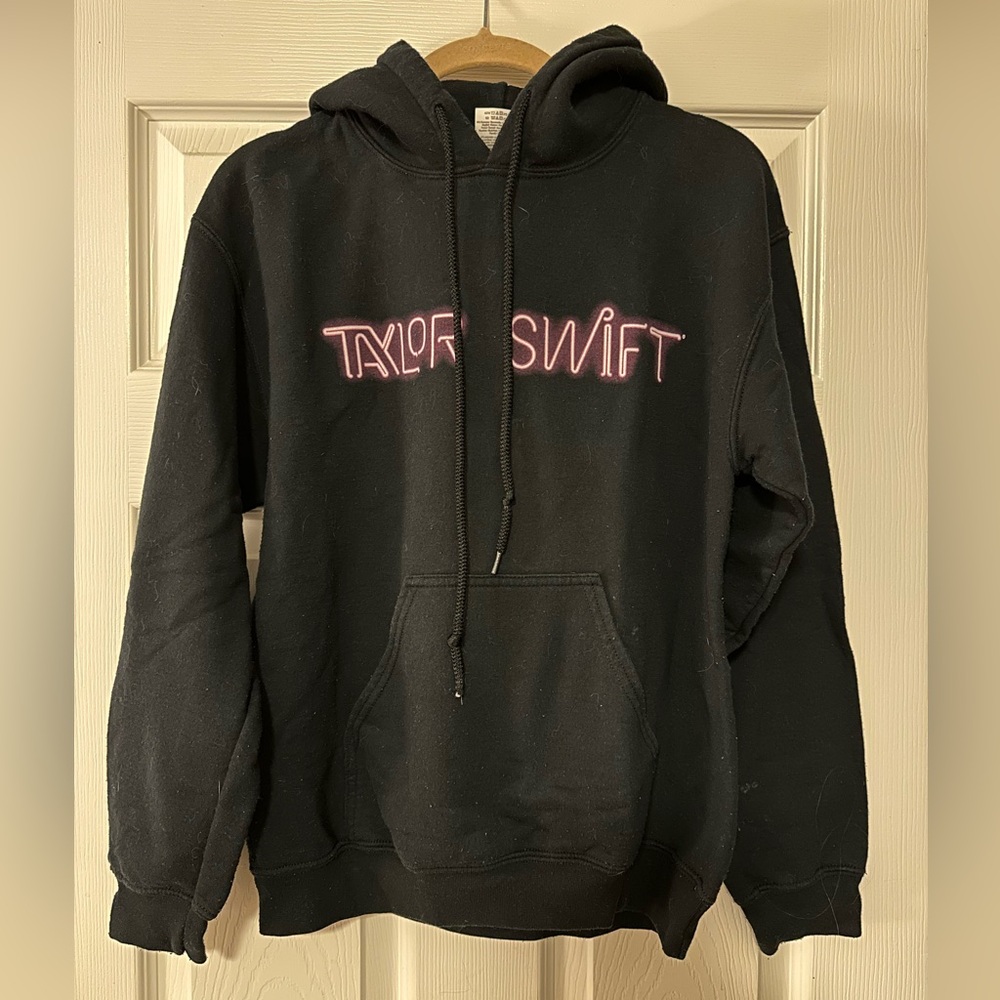 Taylor Swift Black Hoodie 1989 World Tour